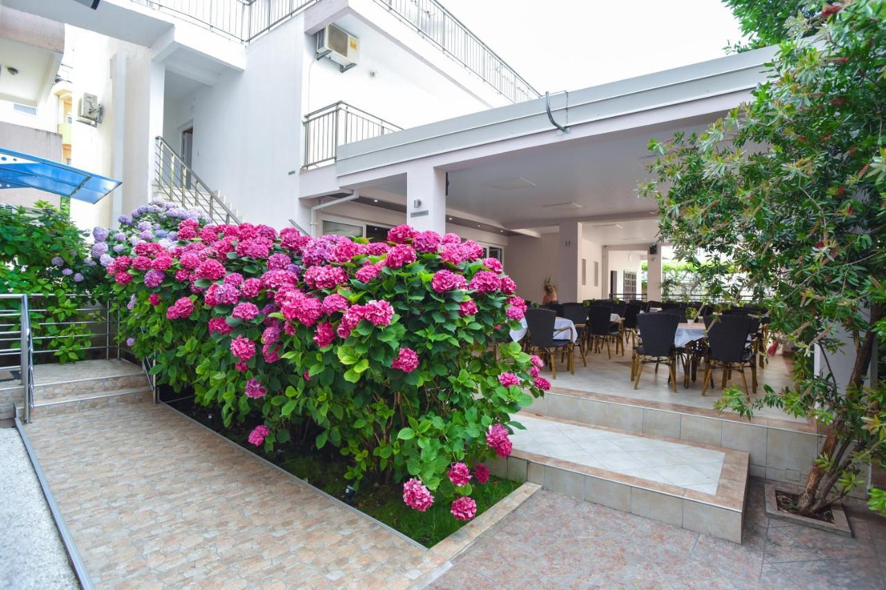 Hotel Suzana Budva Dış mekan fotoğraf