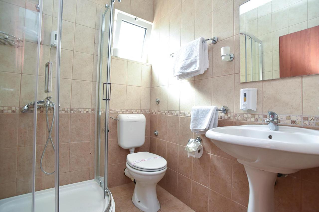 Hotel Suzana Budva Dış mekan fotoğraf