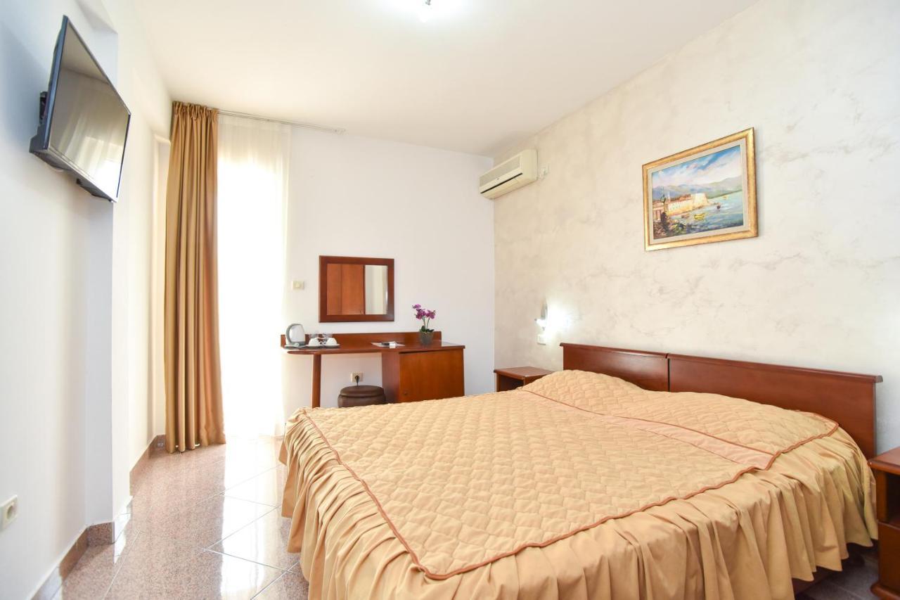 Hotel Suzana Budva Dış mekan fotoğraf