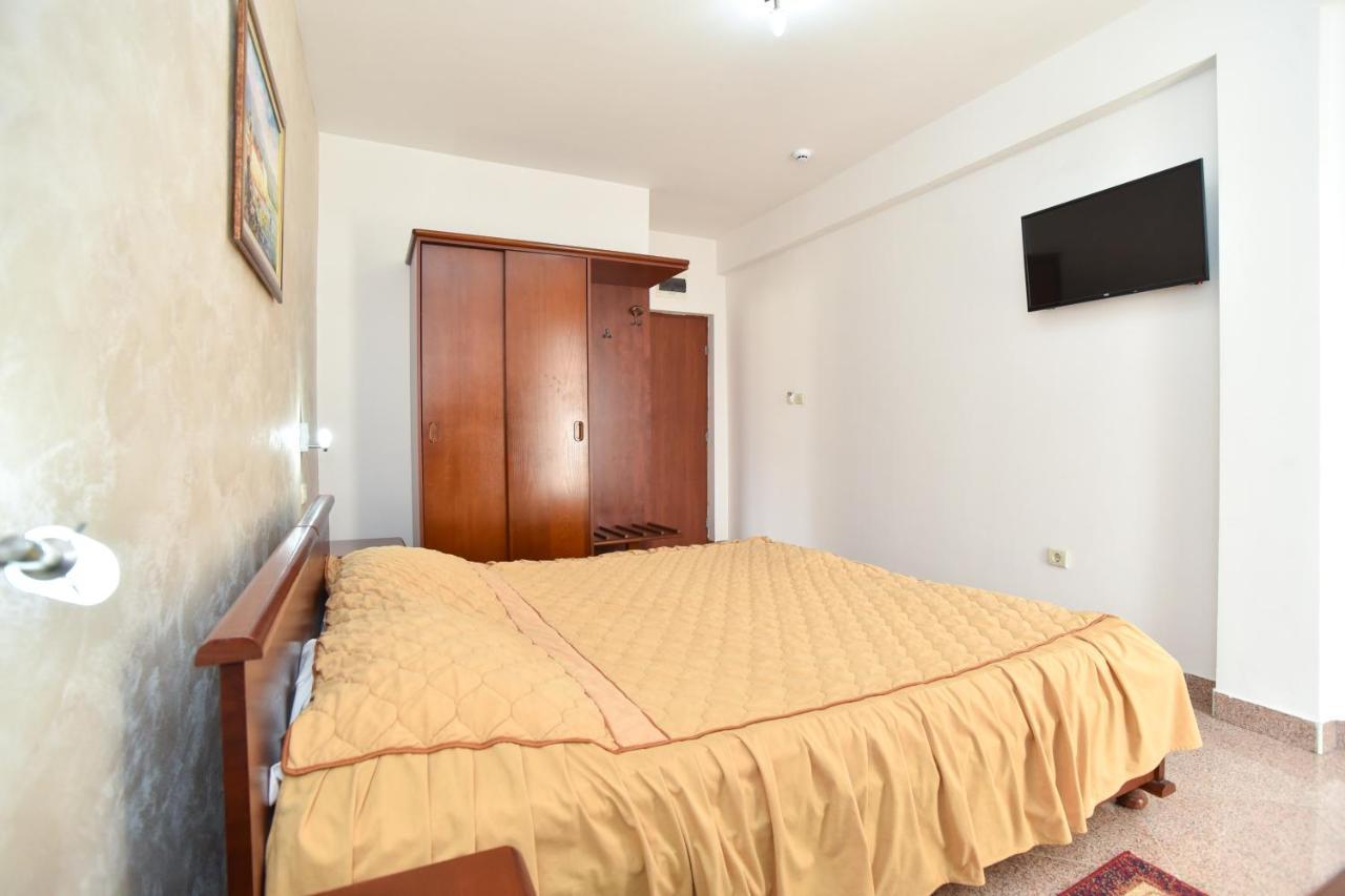 Hotel Suzana Budva Dış mekan fotoğraf