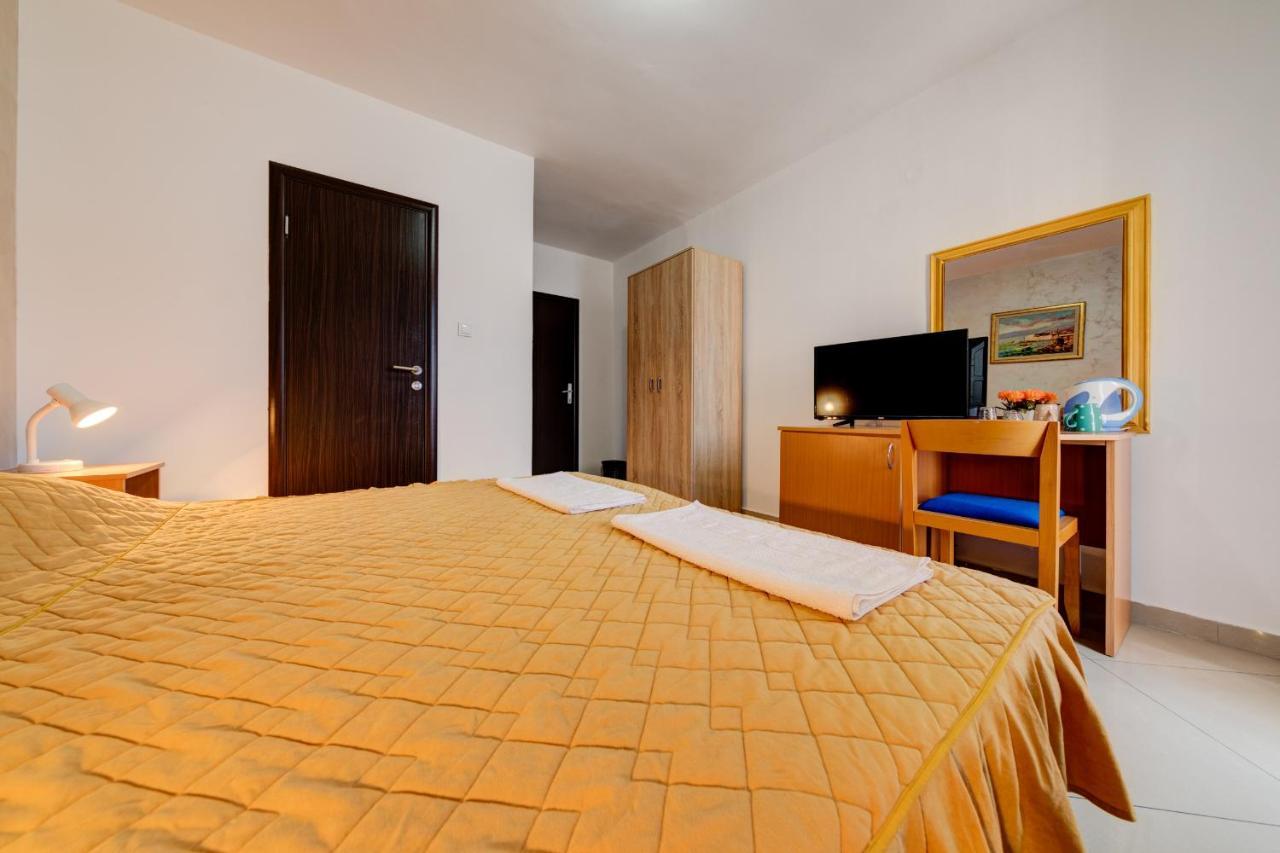 Hotel Suzana Budva Dış mekan fotoğraf