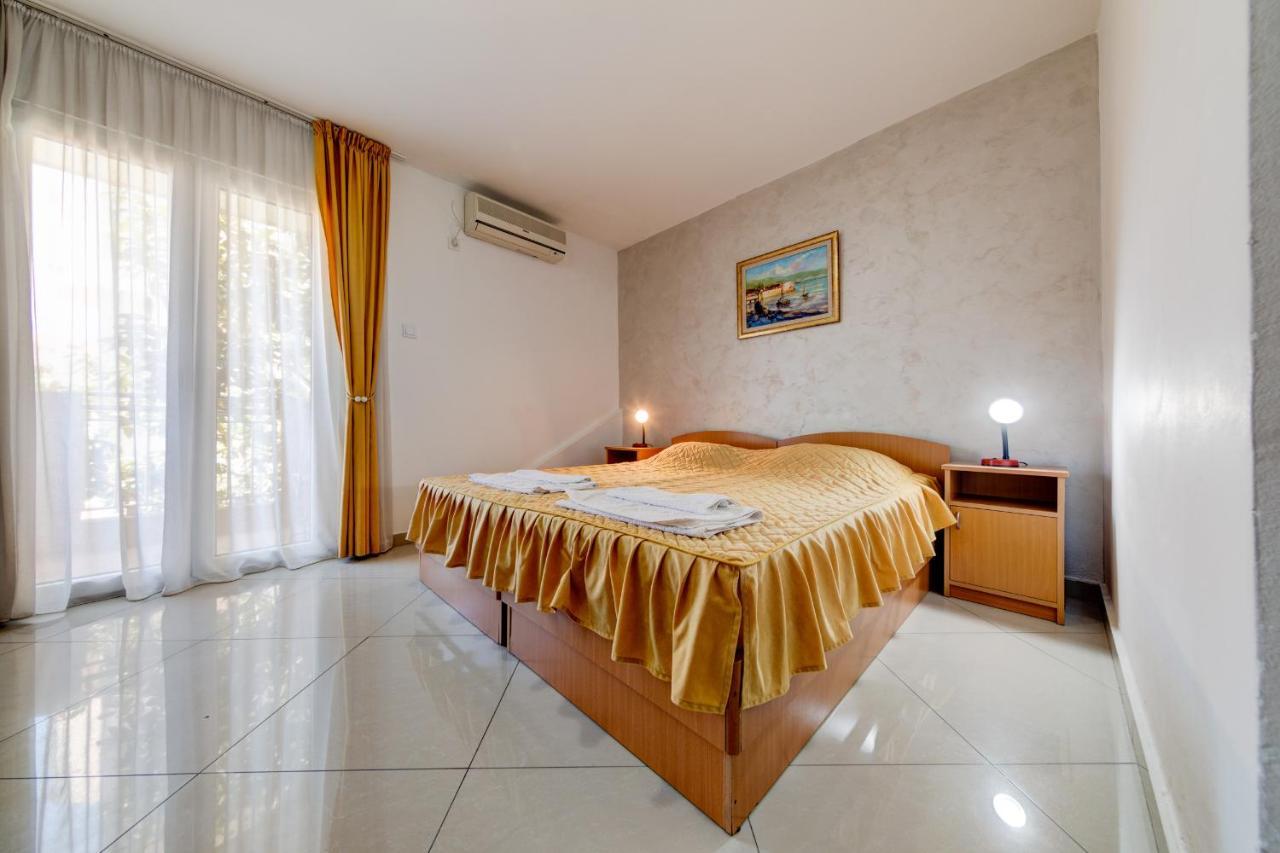 Hotel Suzana Budva Oda fotoğraf