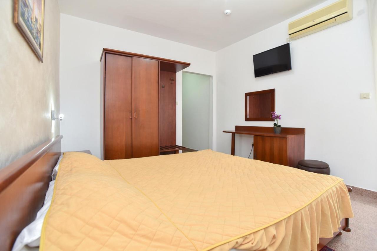 Hotel Suzana Budva Dış mekan fotoğraf
