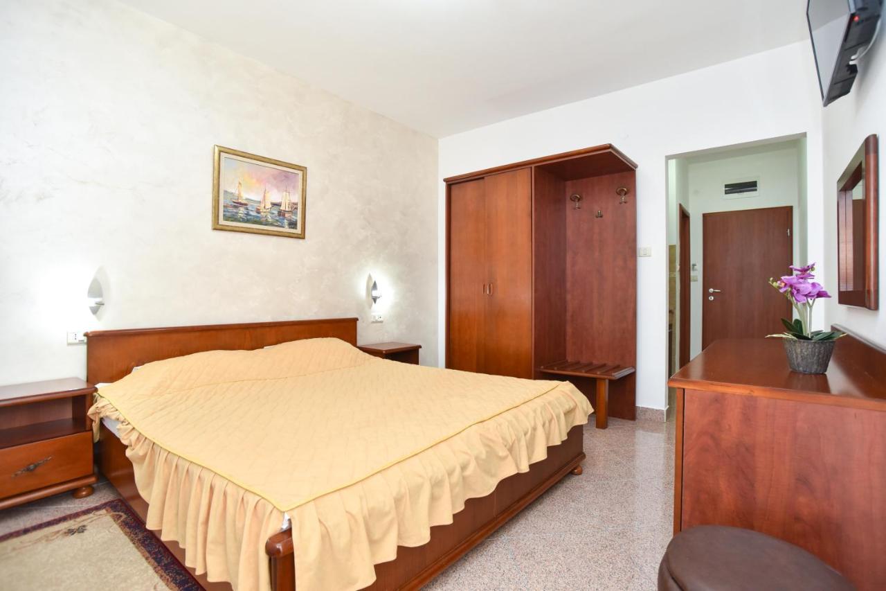 Hotel Suzana Budva Dış mekan fotoğraf