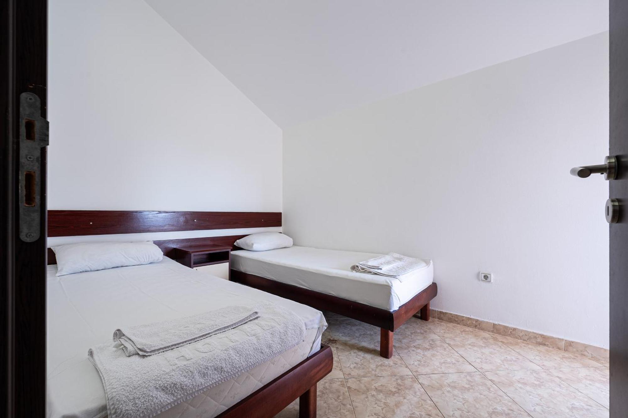 Hotel Suzana Budva Oda fotoğraf