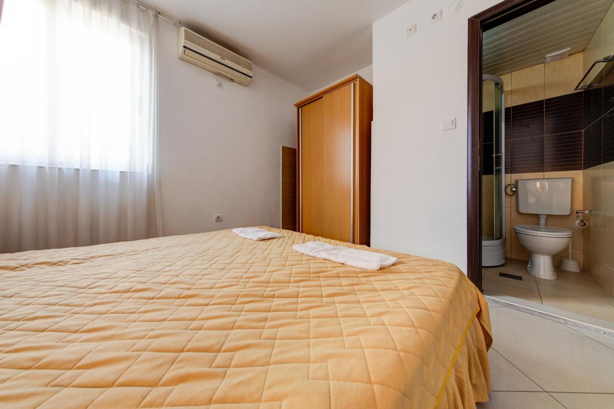 Hotel Suzana Budva Oda fotoğraf